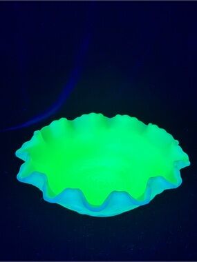 Vintage Fenton Satin Custard Uranium Glass Persian Medallion Ruffled Candy Bowl